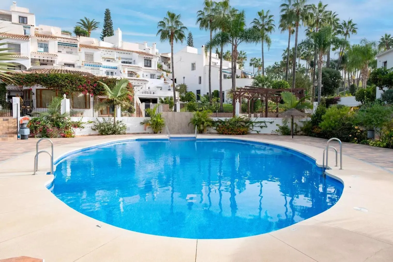 Tetuan 40 Oasis Properties Nerja 0*,